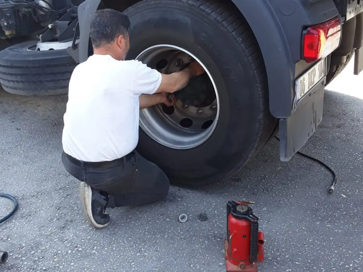 Kırkağaç Oto Lastikçi